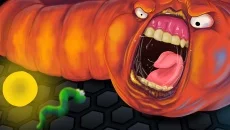 slither.io - permainan dalam genre Pandangan dari atas